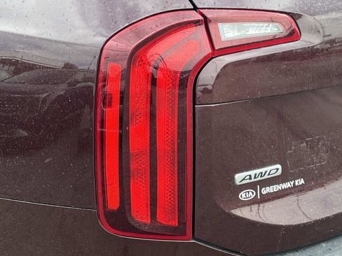 Used 2022 Kia Telluride LX image 10