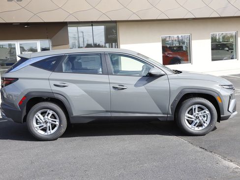 New 2026 Hyundai Tucson SE image 2