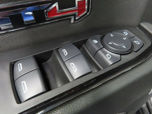 Used 2024 GMC Sierra 1500 AT4 image 76