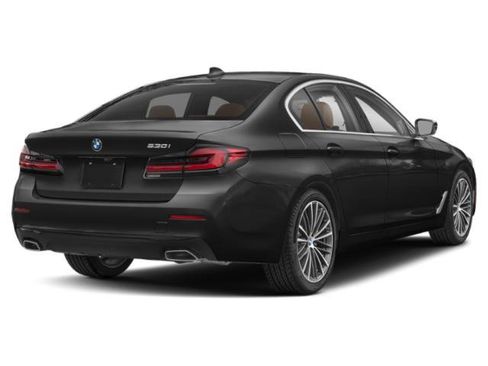 Used 2023 BMW 530i xDrive w/ Premium Package AWD/4WD image 2