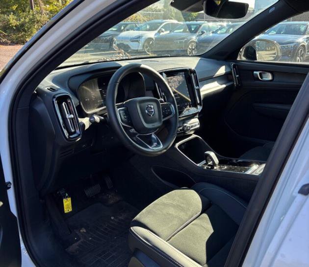 Used 2023 Volvo XC40 Recharge Plus AWD/4WD image 6