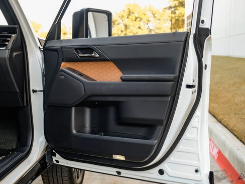 Used 2025 Lexus GX 550 image 86