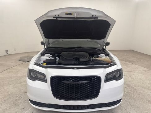 Used 2023 Chrysler 300 Touring w/ Sport Appearance Package RWD image 14