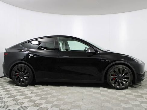 Used 2023 Tesla Model Y Performance AWD/4WD image 31