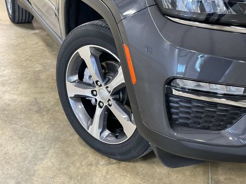 Used 2024 Jeep Grand Cherokee Limited AWD/4WD image 11