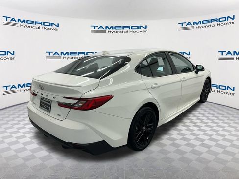 Used 2025 Toyota Camry SE FWD image 5