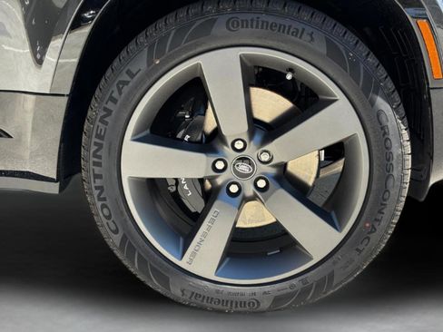New 2025 Land Rover Defender 110 V8 image 8