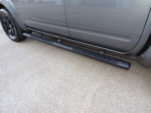 Used 2020 Nissan Frontier SV w/ Midnight Edition Floor Mats RWD image 21