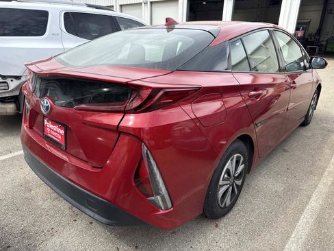 Used 2018 Toyota Prius Prime Premium image 6