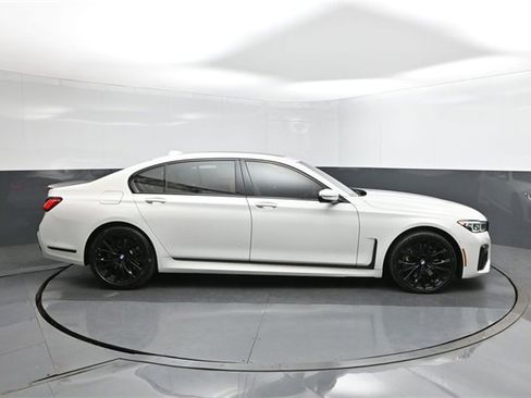 Certified 2022 BMW 750i xDrive 750i xDrive w/ M Sport Package image 26