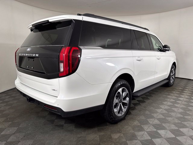 Used 2027 Ford Expedition Max Active AWD/4WD image 3