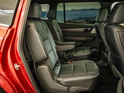 Used 2025 Buick Enclave Avenir w/ Super Cruise Package image 50