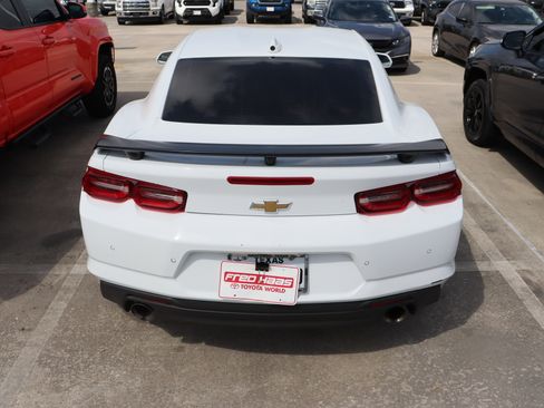 Used 2023 Chevrolet Camaro LT image 9