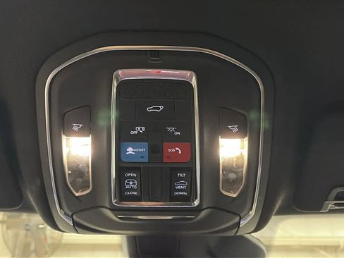 Used 2024 Jeep Grand Cherokee L Altitude image 20