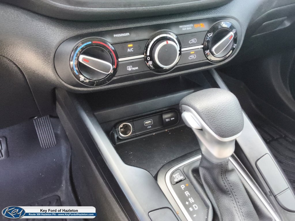 Used 2025 Kia Soul LX FWD image 30