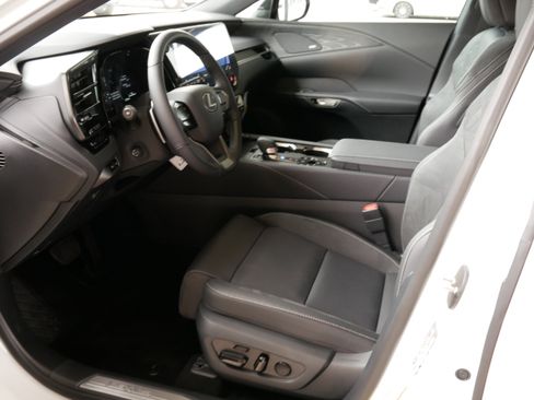 New 2026 Lexus RX 450h AWD image 4