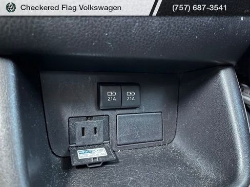 Used 2019 Toyota Highlander XLE AWD/4WD image 29