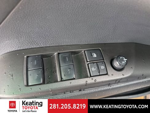 Used 2023 Toyota Camry SE image 11