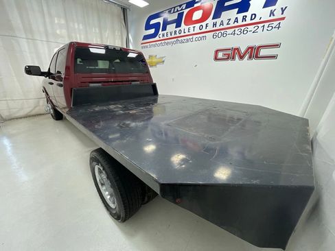 Used 2022 RAM 3500 Tradesman w/ Chrome Appearance Group AWD/4WD image 6