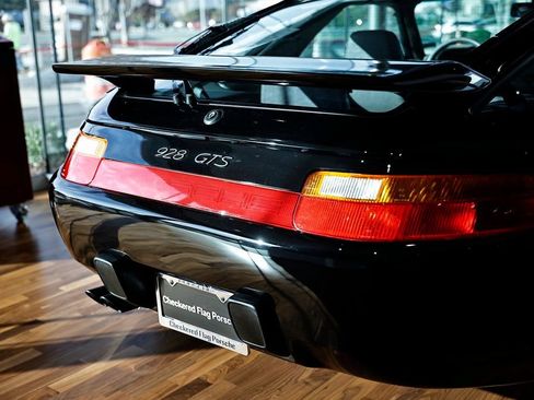 Used 1994 Porsche 928 GTS RWD image 8