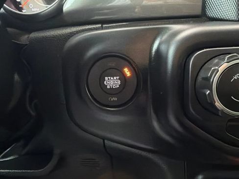 Used 2022 Jeep Gladiator Overland w/ LED Lighting Group AWD/4WD image 22
