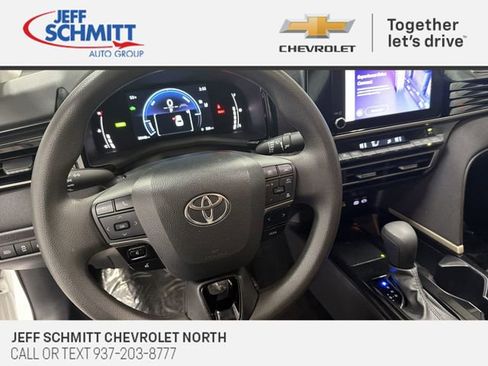 Used 2025 Toyota Camry LE image 18