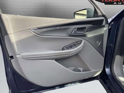 Used 2015 Chevrolet Impala LT w/ Convenience Package image 10