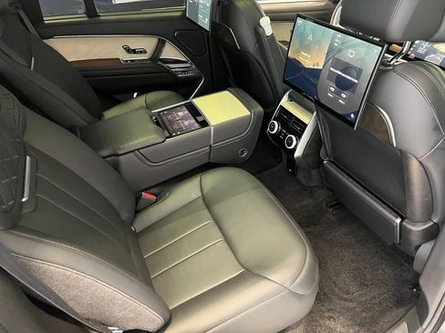 Used 2024 Land Rover Range Rover SV AWD/4WD image 48