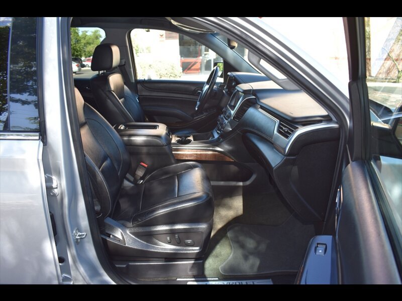 Used 2018 Chevrolet Tahoe LT w/ Luxury Package RWD image 34