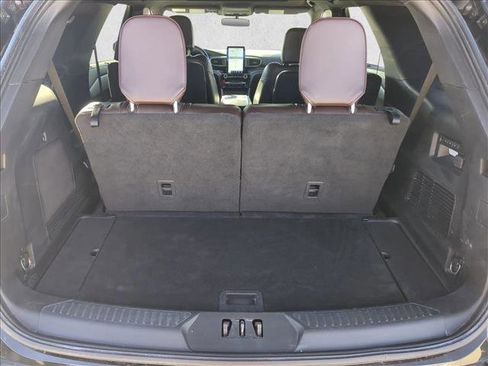Used 2022 Ford Explorer Platinum w/ Equipment Group 601A image 6