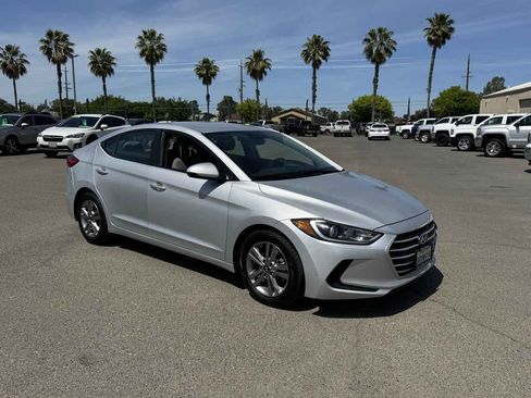 Used 2018 Hyundai Elantra SEL image 11