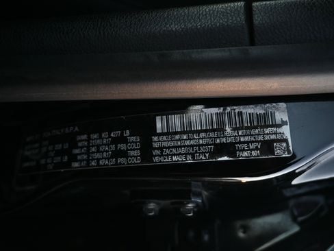 Used 2020 Jeep Renegade Latitude image 32