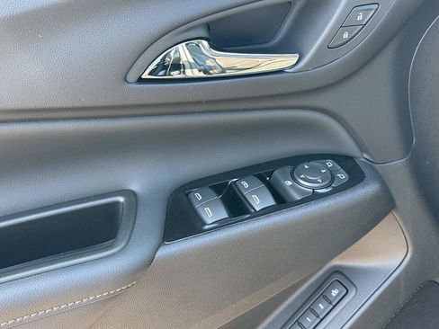 Certified 2024 Chevrolet Equinox Premier AWD/4WD image 16