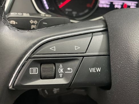 Used 2023 Audi Q5 Premium w/ Convenience Package image 16