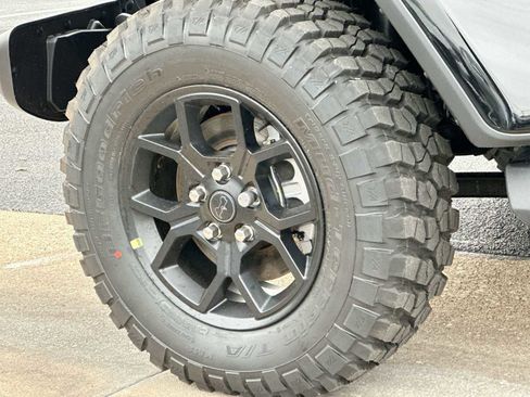 New 2026 Jeep Gladiator Sport image 11