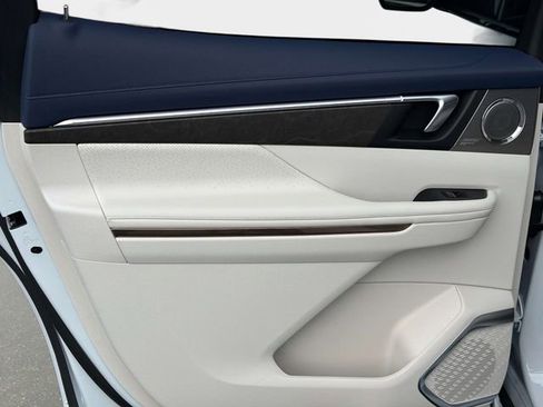 New 2026 Buick Enclave Avenir w/ Super Cruise Package image 11