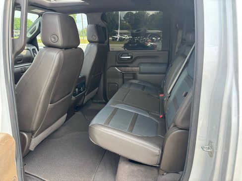 Used 2022 GMC Sierra 2500 Denali w/ Denali Ultimate Package AWD/4WD image 12