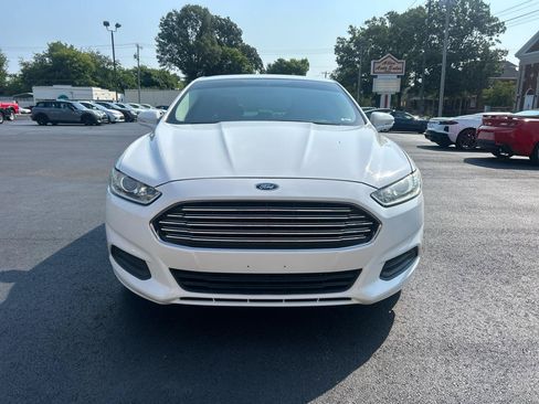 Used 2013 Ford Fusion SE FWD image 2
