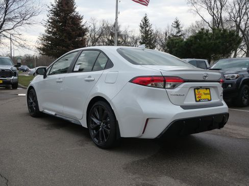 New 2026 Toyota Corolla SE FWD image 3