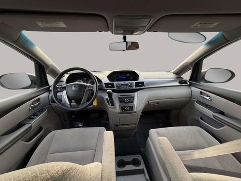 Used 2014 Honda Odyssey LX image 18