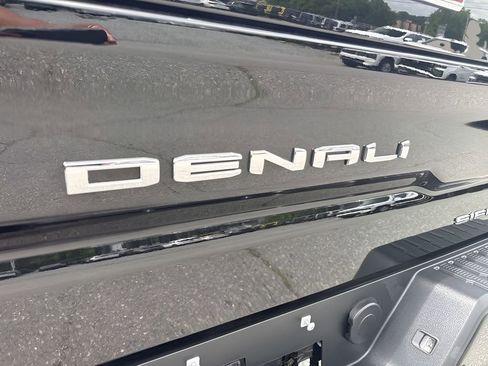 Used 2023 GMC Sierra 1500 Denali w/ Denali Reserve Package AWD/4WD image 37