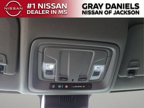 Used 2022 GMC Sierra 1500 SLE AWD/4WD image 25