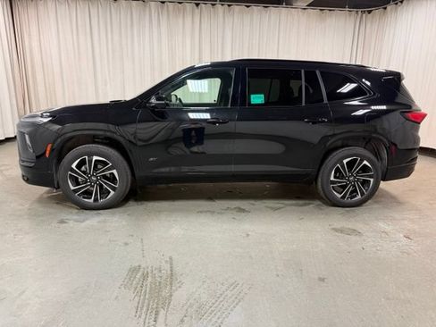 Used 2025 Buick Enclave Sport Touring AWD/4WD image 9