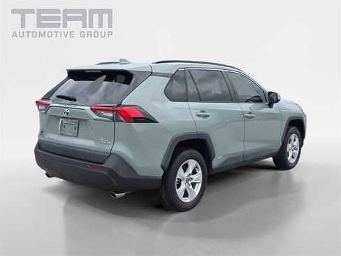 Used 2021 Toyota RAV4 XLE w/ Convenience Package image 7