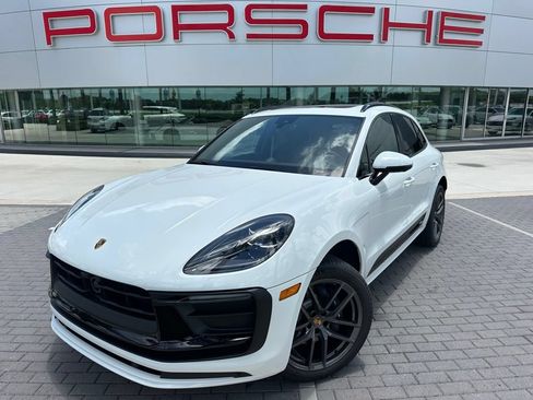 Used 2026 Porsche Macan AWD/4WD image 1