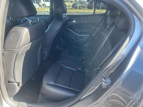 Used 2020 Mercedes-Benz GLA 250 4MATIC image 12