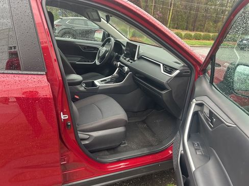 Used 2023 Toyota RAV4 LE image 17