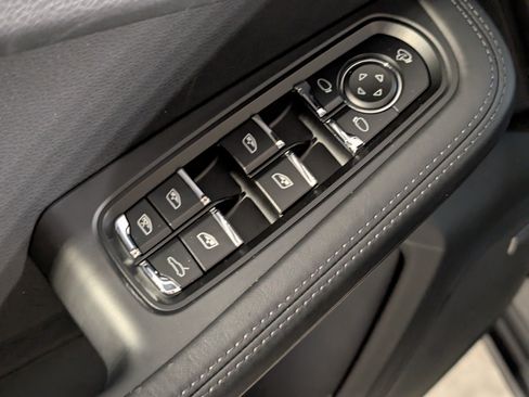 Certified 2026 Porsche Macan AWD/4WD image 20