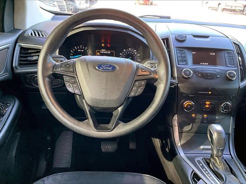 Used 2015 Ford Edge SE image 5