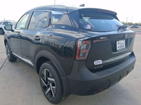 New 2026 Nissan Kicks SV image 4